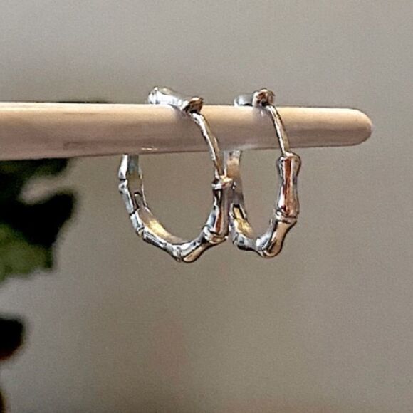 The Bamboo Bae 925 silver dainty huggie, hoop earrings - Picture 7 of 7